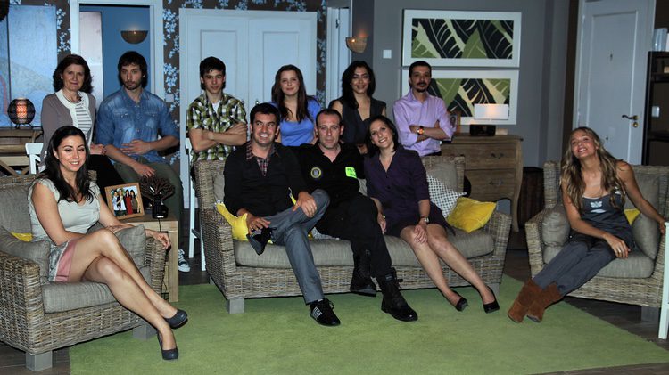 Elenco de la serie 'BuenAgente'