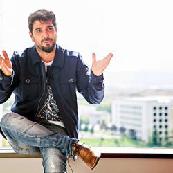 Antonio Orozco se transforma en imagen de 'Huellas by Fluchos'