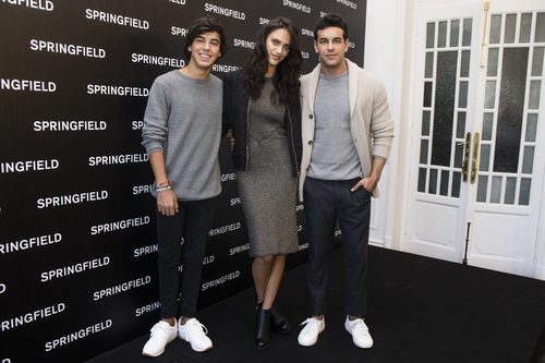 Dalianah Arekion con Mario y Óscar Casas en la presentación de la campaña otoño/invierno 2016/2017 de Springfield