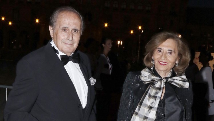 Jaime Peñafiel y su mujer Carmen en la X Edición de los Premios Escaparate en Sevilla