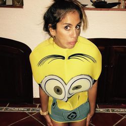 Anabel Pantoja disfrazada de minion para Halloween 2016