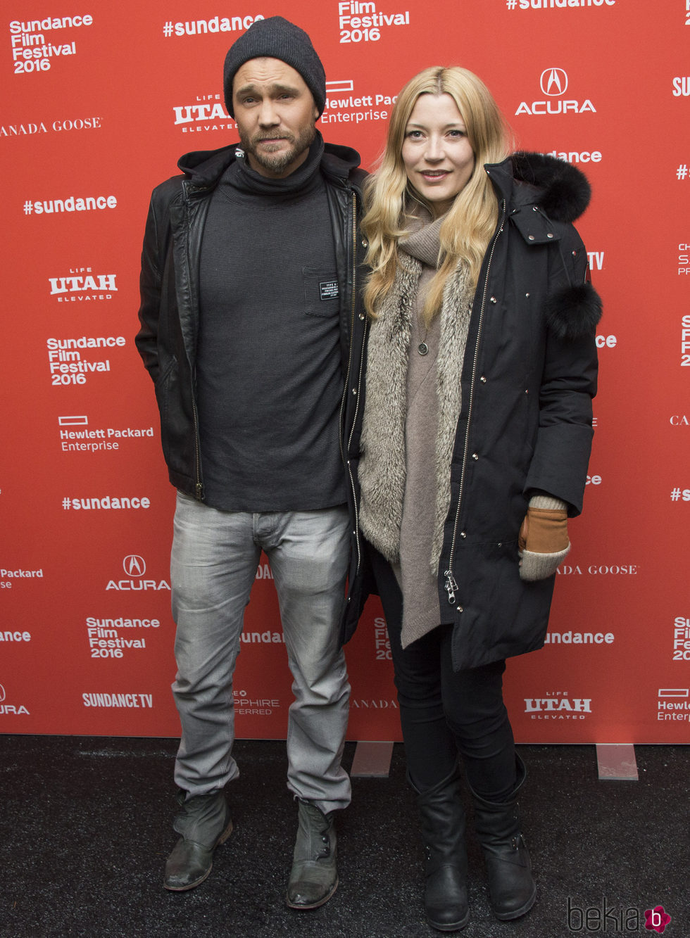 Chad Michael Murray y Sarah Roemer en la premier 'Outlaws and Angels'