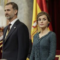 La Reina Letizia, muy seria junto al Rey Felipe VI durante la Apertura de la XII Legislatura Española