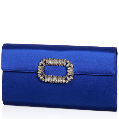 Bolso azul eléctrico de Roger Vivier colección Navidad 2016