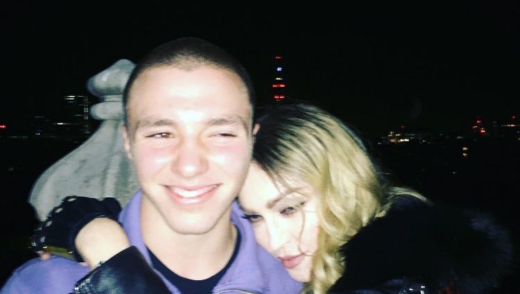 Madonna con su hijo Rocco Ritchie