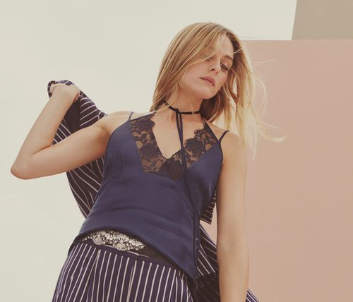 Olivia Palermo con una camisa de seda de MAX&Co primavera/verano 2017