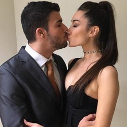 Pol y Adara de 'GH 17' dándose un beso