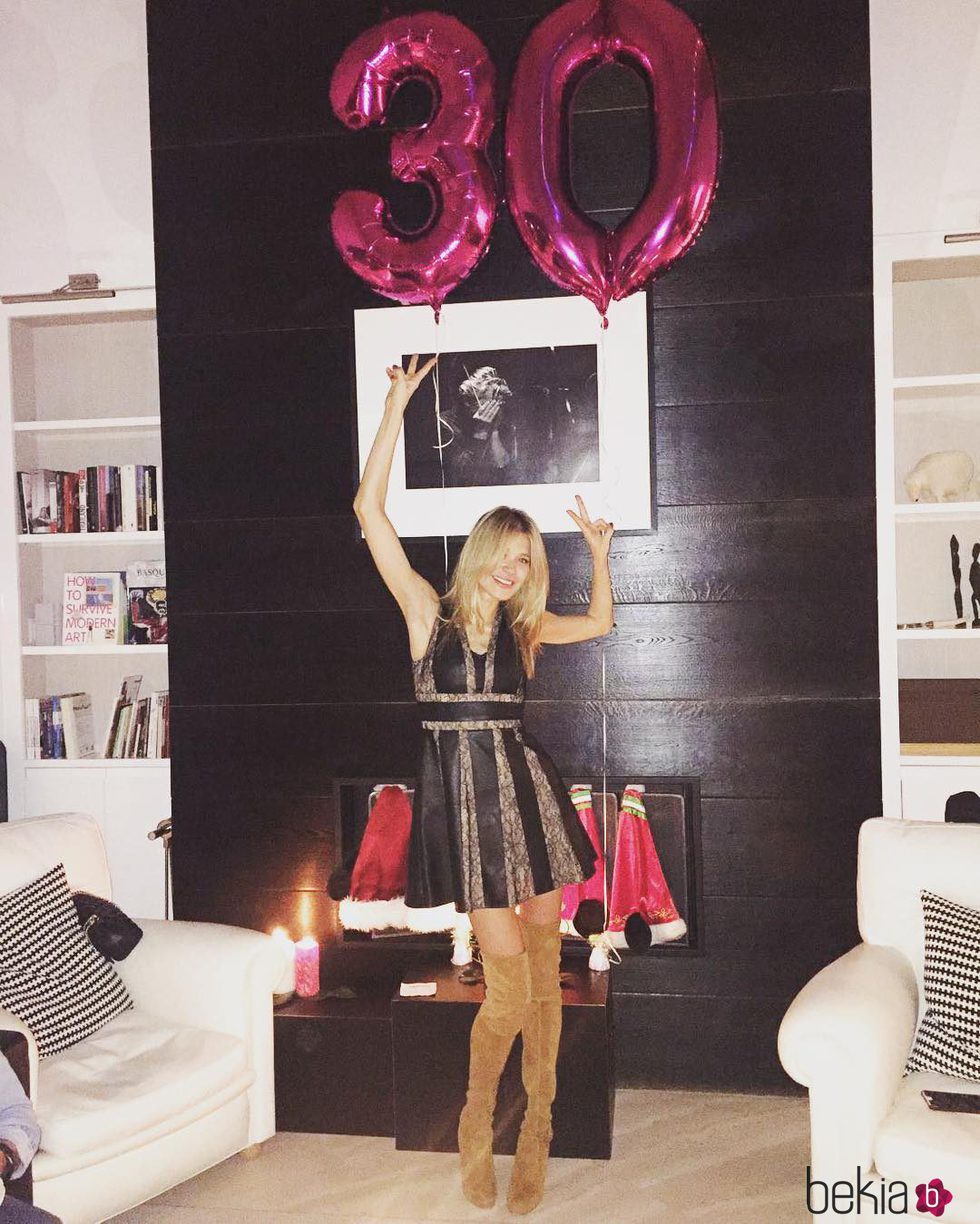 Carla Pereyra celebrando su 30 cumpleaños