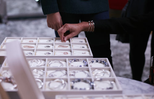 Pulseras y colgantes de la colección Navidad 2016 de Pandora