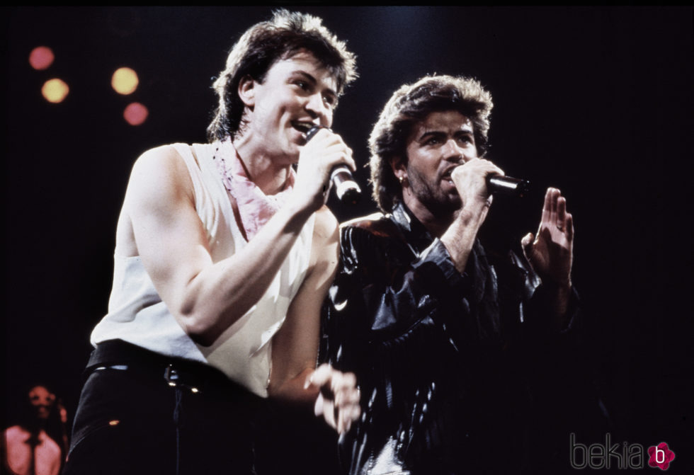 George Michael cantando en un concierto en 1985