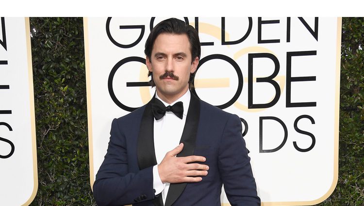 Milo Ventimiglia en la alfombra roja de los Globos de Oro 2017
