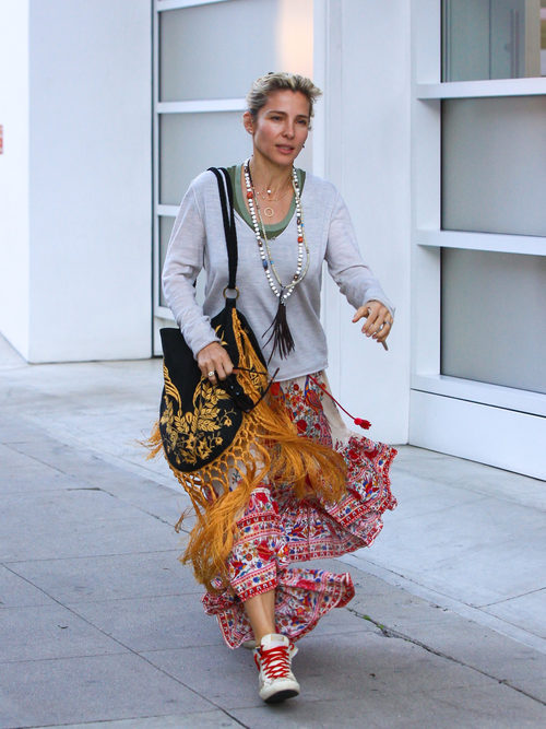 Elsa Pataky con un outfit bohemio en las calles de Los Ángeles