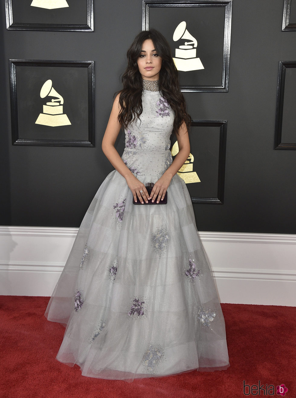 Camila Cabello en la alfombra roja de los Premios Grammy 2017