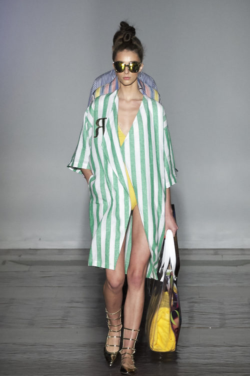 Camisa a rayas verde de Roberto Verino primavera/verano 2017/2018 en la Madrid Fashion Week