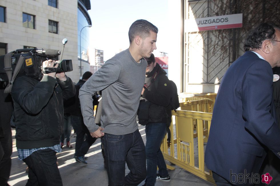 Lucas Hernández llegando a los juzgados