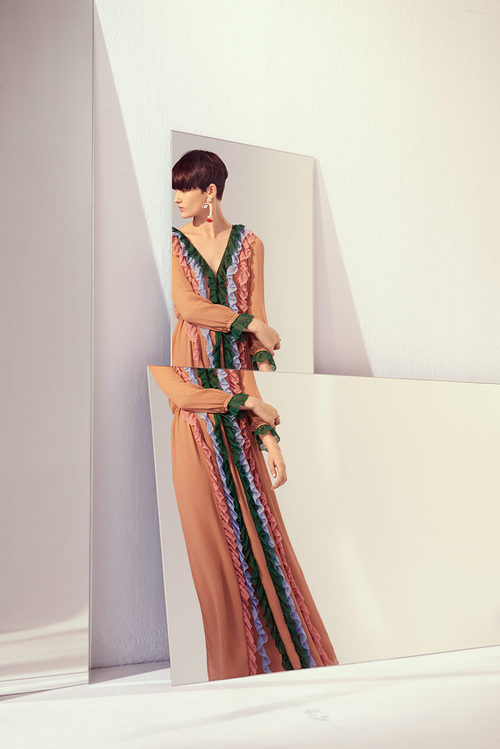 Vestido con volantes de Uterqüe primavera/verano 2017