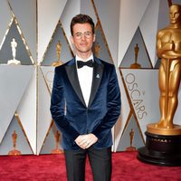 Brad Goreski en la alfombra roja de los Premios Oscar 2017