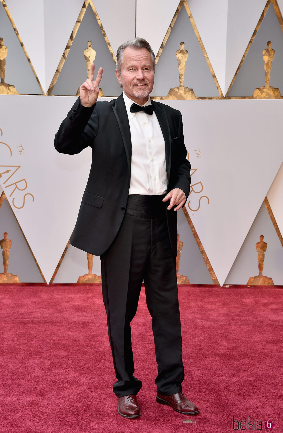 John Savage en la alfombra roja de los Premios Oscar 2017