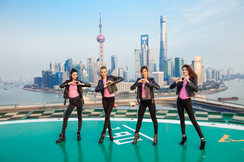 Alessandra Ambrosio, Josephine Skriver, Sui He y Ming Xi en China para promocionar el nuevo Fashion Show de Victoria's Secret