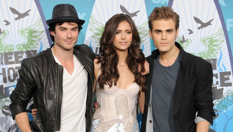 Ian Somerhalder, Nina Dobrev y Paul Wesley en los Teen Choice Awards