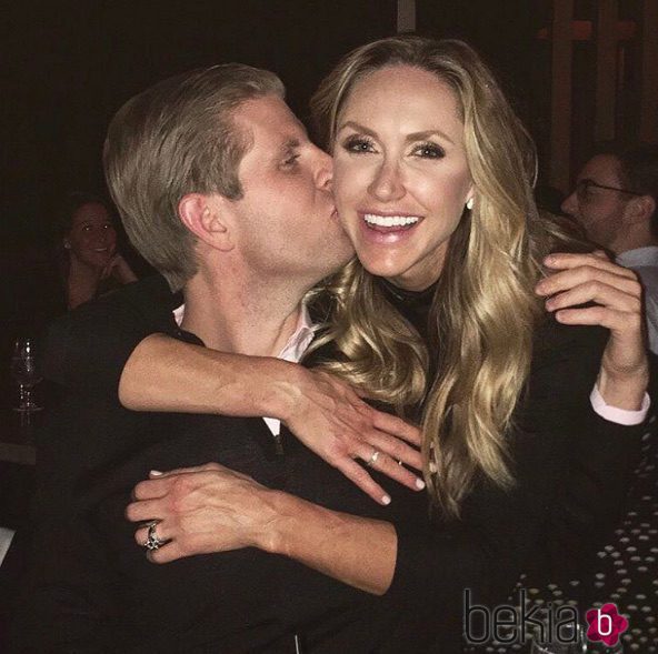 Eric Trump junto a su mujer Lara Trump