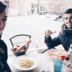 Adara y Pol ('GH 17') comiendo en Venecia