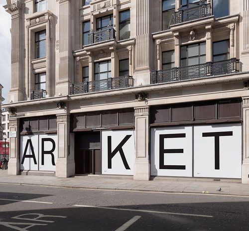 Fachada de la tienda de la nueva marca de H&M en Londres