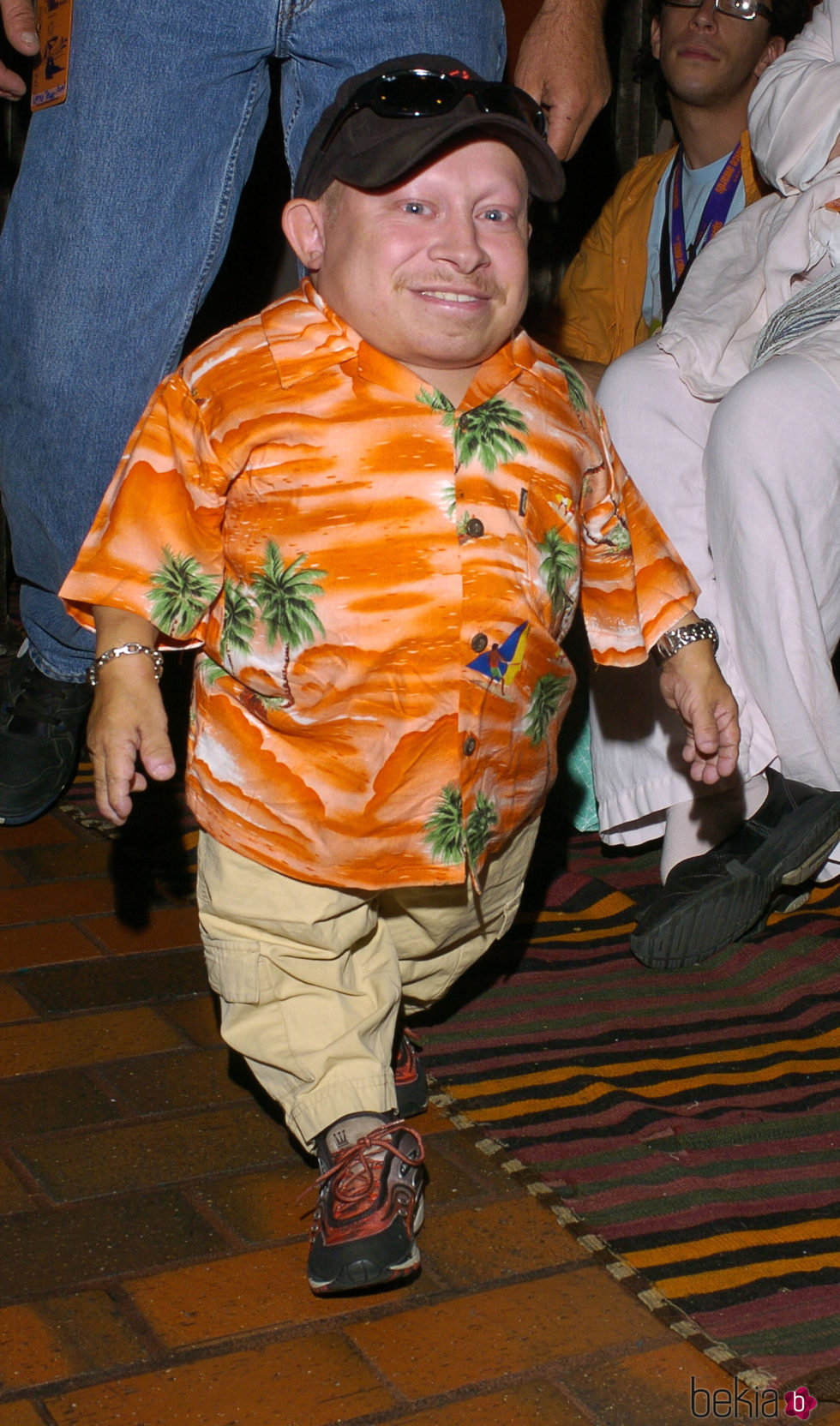 Verne Troyer en el backstage de los Teen Choice Awards 2004