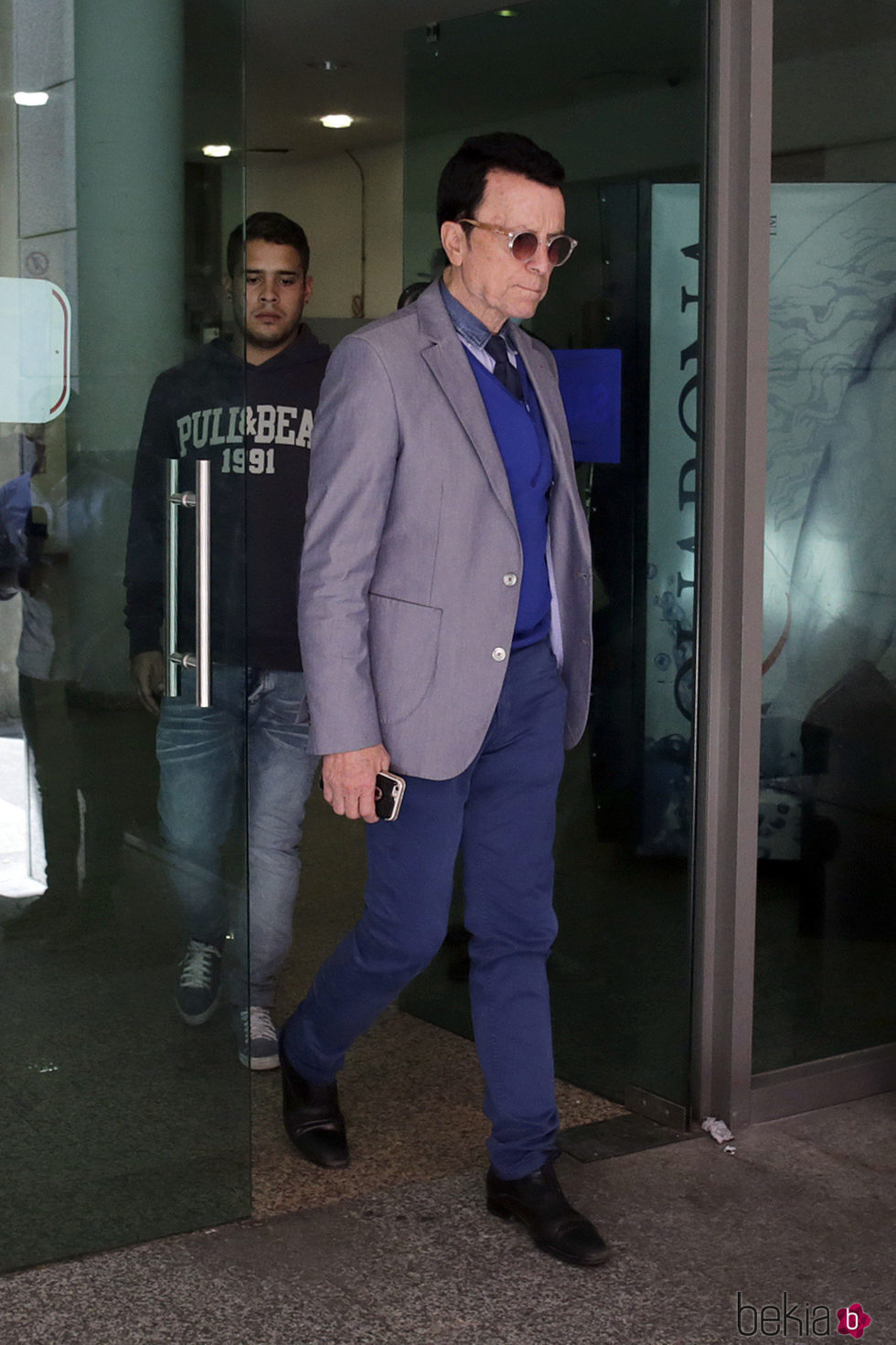 José Ortega Cano saliendo de los Juzgados con su hijo José Fernando