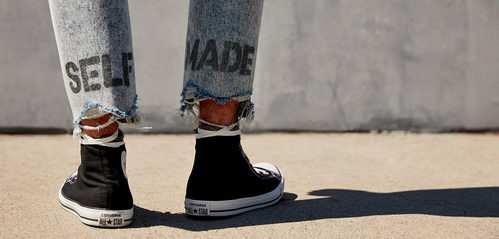 Zapatillas de la colección primavera/verano 2017 de Bershka con Converse