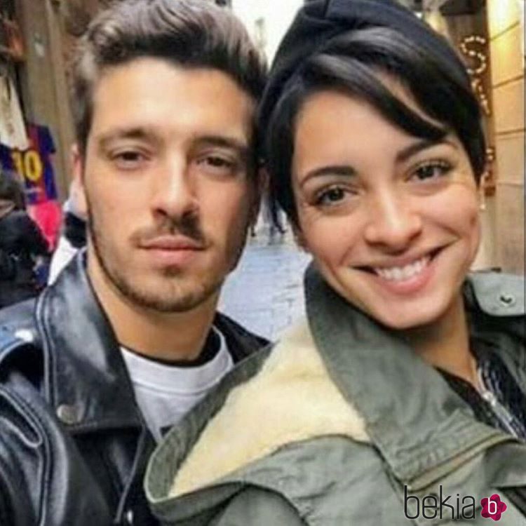 Alex Consejo y Paula Bolatti confirmando su relación
