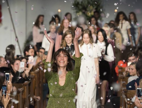 Alexa Chung debuta como diseñadora en Londres