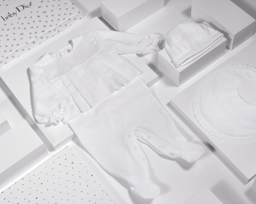 Conjunto plumeti bordado de Baby Dior