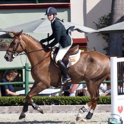 La Infanta Elena montando a caballo en Estepona