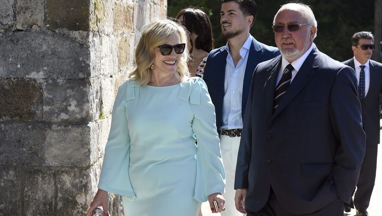 Elena Colodrón y Luis Manuel Echevarría en la Primera Comunión de Daniella Bustamante
