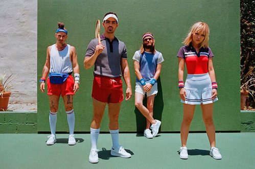 DNCE posando como embajadores de K-Swiss