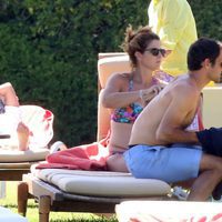 Mirka Federer echándole crema a Roger Federer