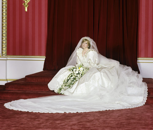 Lady Di con su vestido de novia