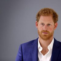 El Príncipe Harry visita Manchester en su primera aparición tras conocerse que será tio por tercera vez