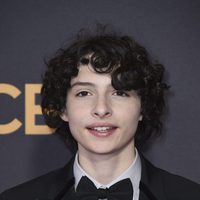 Finn Wolfhard en la alfombra roja de los Premios Emmy 2017