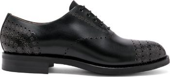 Zapato negro de la nueva colección de Cartujano 'Híspalis' de otoño/invierno 2017/2018