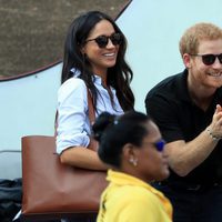 El Príncipe Harry y Meghan Markle en su primera aparición pública como pareja
