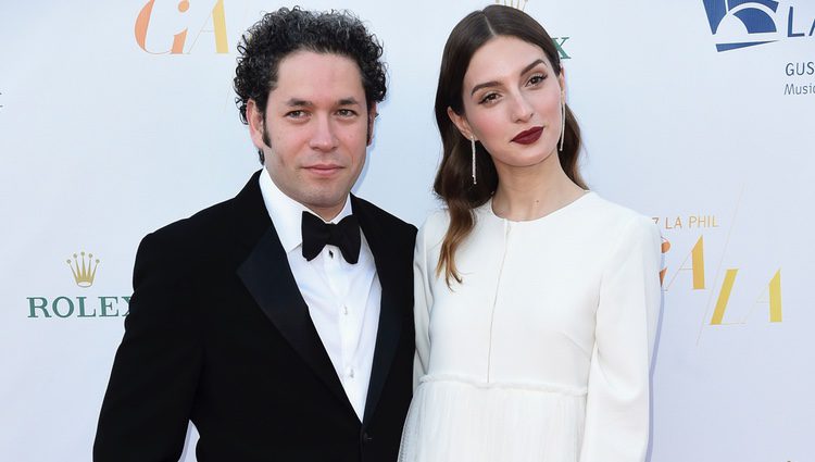 María Valverde y Gustavo Dudamel en la gala inaugural de la Filarmónica de Los Angeles