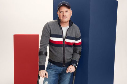 Línea de ropa masculina de la colección 'Adaptive' para personas con discapacidad de Tommy Hilfiger