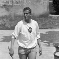 El Rey Juan Carlos jugando al hockey de joven