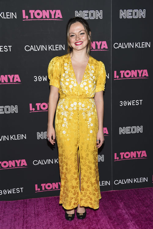 Emily Meade con un vestido largo en la premiere 'I, Tonya' en Nueva York