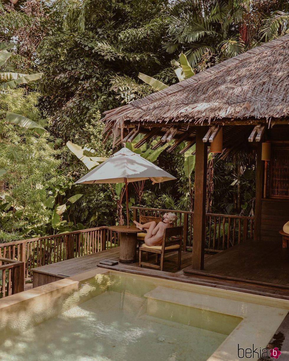 Laura esacnes desnuda en Tailandia