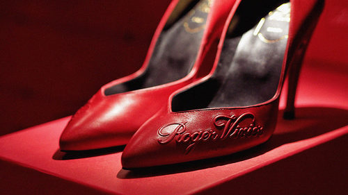 Stiletto de color 'rojo Vivier' de nueva colección para San Valetín de Roger Vivier