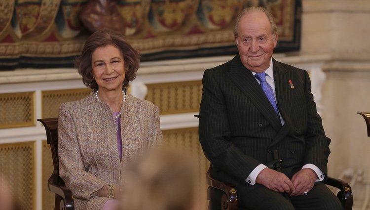 Los Reyes Juan Carlos y Sofía en la entrega del Toisón de Oro a la Princesa Leonor