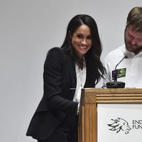 Meghan Markle entrega por primera vez un premio de Endeavour Fund